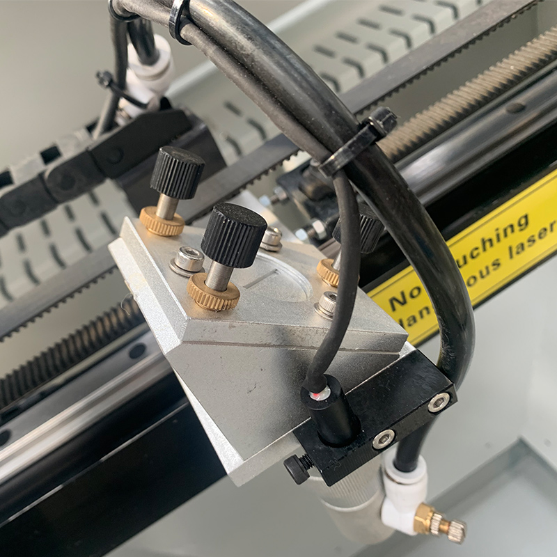 Machine de découpe laser CO2 1 - Co2 Laser Engraving Machine avis et prix