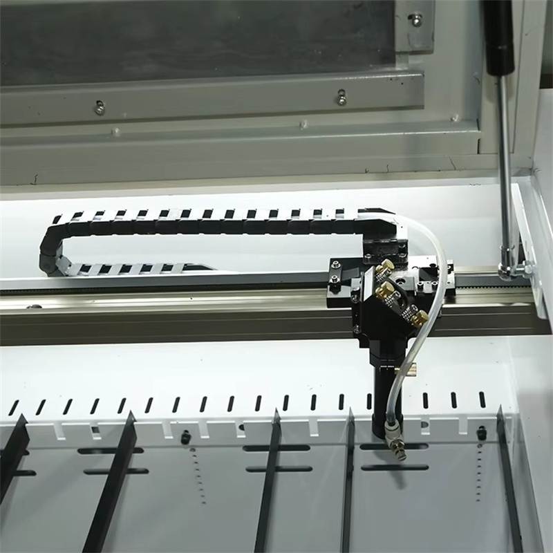 Machine de gravure et de décou - Co2 Laser Engraving Machine avis et prix